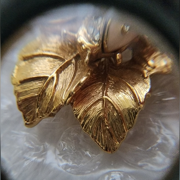 St. John vintage crystal ladybug brooch - Picture 9 of 9